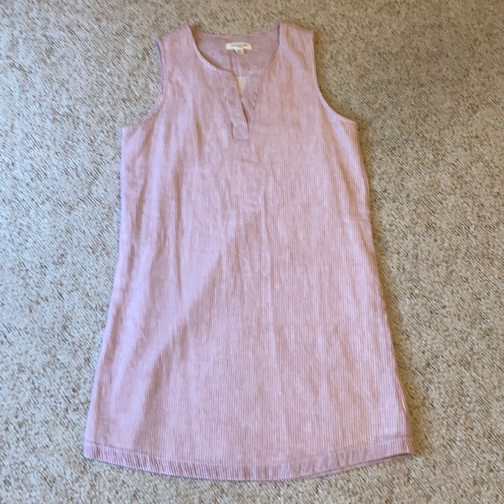 Sweet summer dress in a red/white fabric. Size S